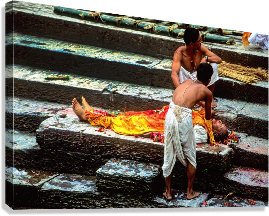 Nepal. Kathmandu. Cremation in Pashupatinath Canvas Print