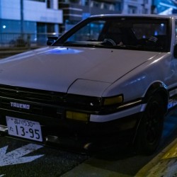 Trueno at night