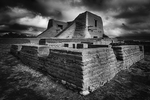 Monumental
