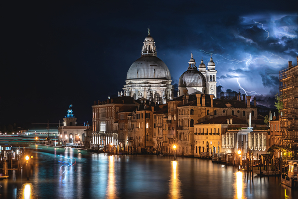 Tormenta en Venecia by Ulises Paez