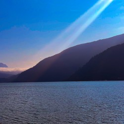 Lake and mountain 