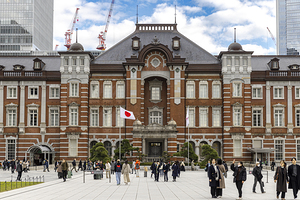 Tourists walking in front of tokyo station marunouchi 