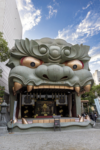 Namba Yasaka Temple