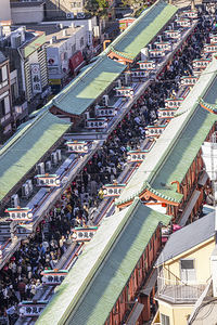 lots of tourists visit the Senso Ji temple