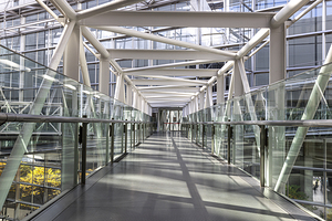 tokyo internetional forum modern structure 