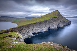 Sørvágsvatn cliff view