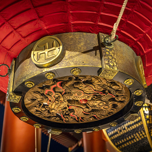 detail of the large lantern at the Senso Ji temple 