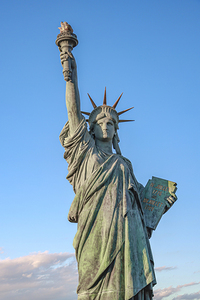 statue of liberty in tokyo city