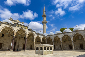 detail of a structure inside the topkapi palace
