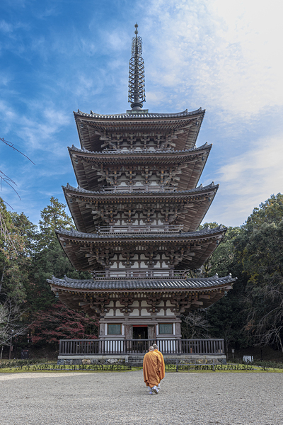 Five-storey pagoda of Daigo-ji Temple and monks  Print