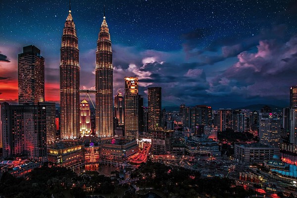 CITY by Vibrant Canvases