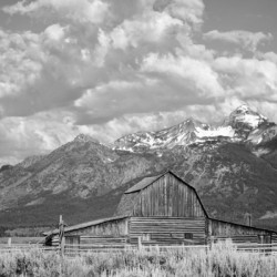 Moulton Barn B&W
