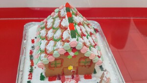 Gingerbreadhouse4