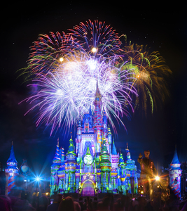 Walt Disney Worlds 50th Anniversary Fireworks Extravaganza