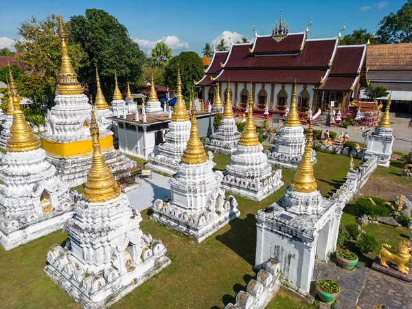 Wat Chedi Sao Lang Buddhist Temple Lampang Thailand Print
