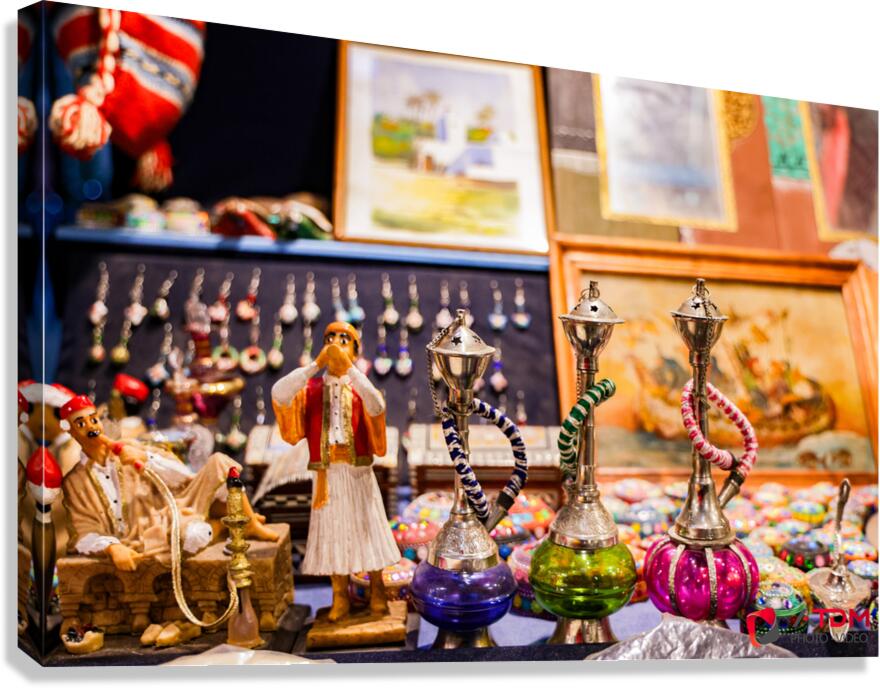 Figurines au souk Canvas Print