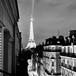 Beacon Black & White 
