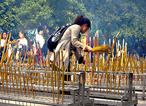 HK Island-RE - Smoke and Burning Stick inside the temple 18