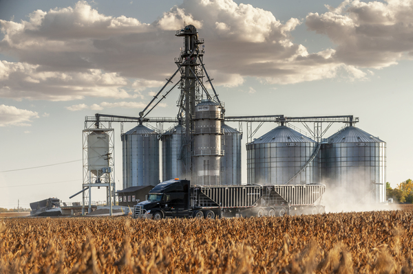 Farm Truck Leaving Terminal by Dave Reede Photohgraphy