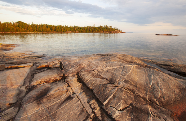 Lake Superior Shoreline by Dave Reede Photohgraphy