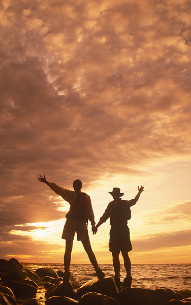Hikers at Hillside Beach by Dave Reede Photohgraphy
