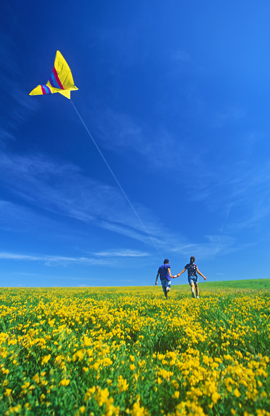 Running With the Kite by Dave Reede Photohgraphy