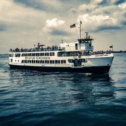 Tour Boat Battery Park NYC