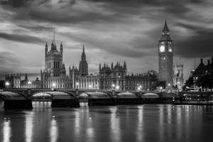 Westminster palace and Big Ben at night in London