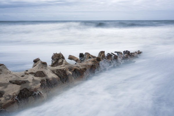 Ghostly tides Print