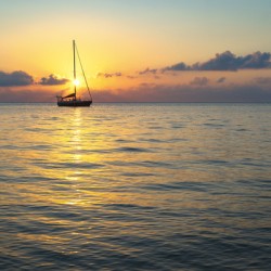16x24 20150325KW LN Roatan Sailboat Sunset