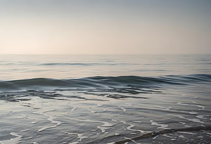Minimalist Ocean Surface with Soft Reflections