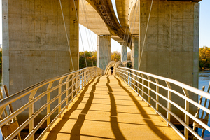 Pedestrian Bridge toBelle Island