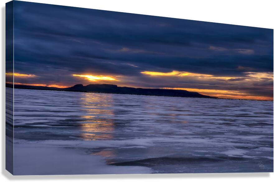 Superior Light Reflections Canvas Print