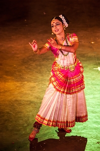 Mohiniyattam Mohiniattam indian classiacal dance
