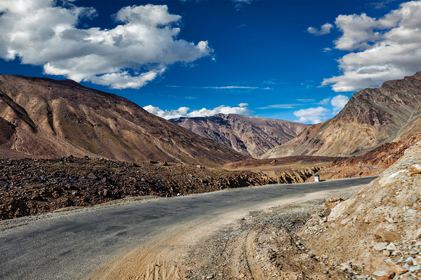 Manali Leh road in Himalayas by Dmitry Rukhlenko