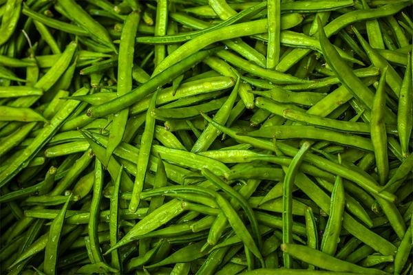 Grean peas background by Dmitry Rukhlenko