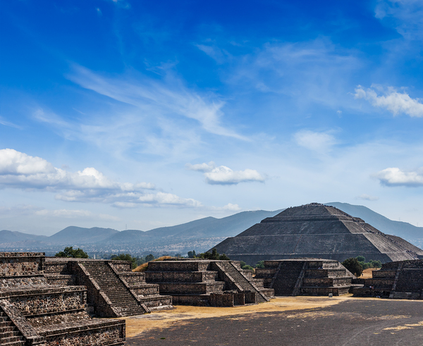 Teotihuacan Pyramids by Dmitry Rukhlenko