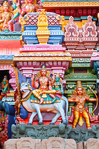 Sculptures on Hindu temple tower by Dmitry Rukhlenko