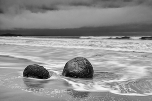 Moeraki Boulders and Waves