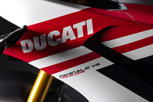 Ducati Panigale V4 Tricolore