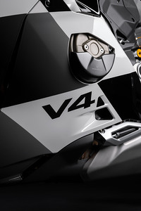 Ducati Panigale V4 Tricolore