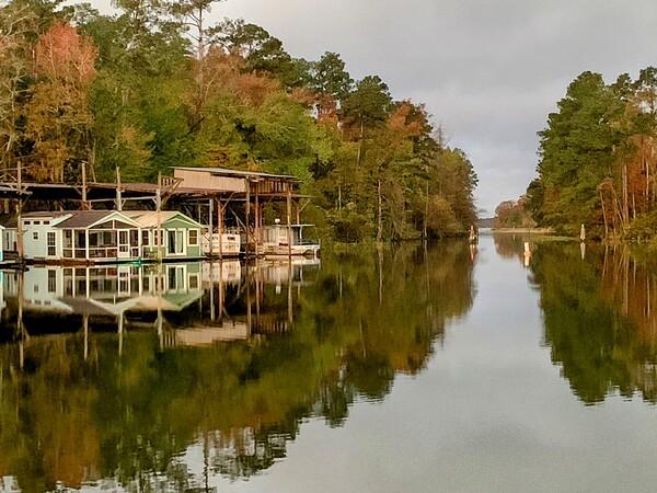 Houseboats on the lake by Missouri Micky