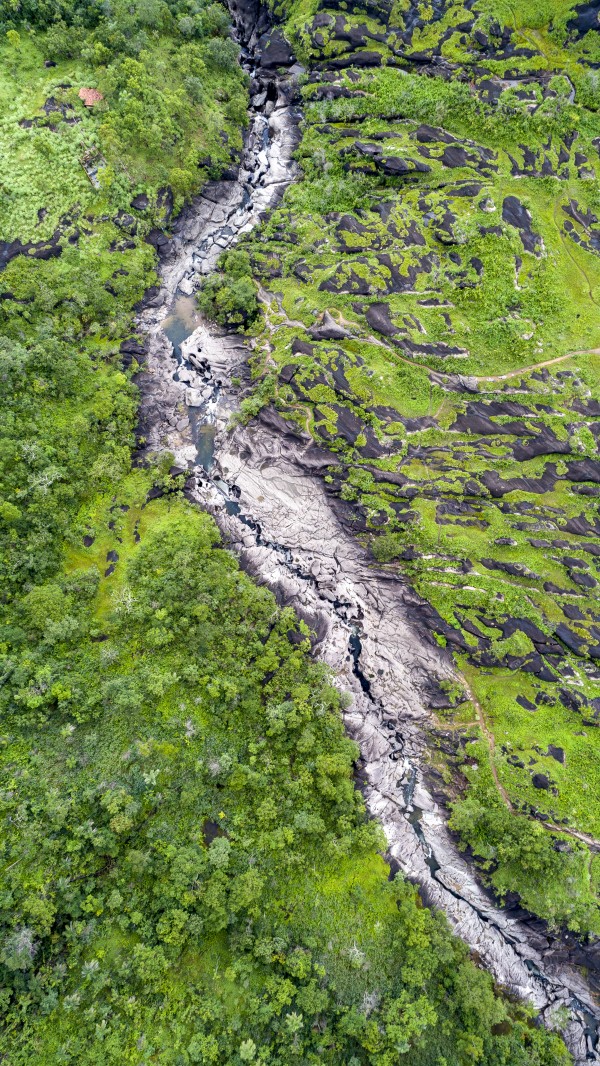 Vale da Lua by Augusto Miranda