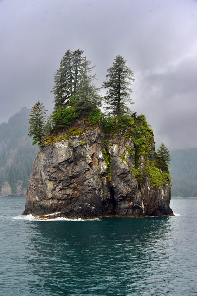 Pacific Islet 1 by Tom Fritz