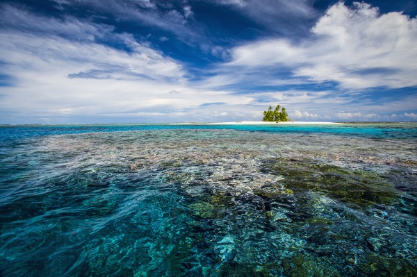 An island that forms part of the marine park, near the Tuvalu mainland; Tuvalu  Imprimer