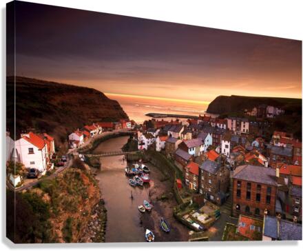 Cityscape At Sunset, Staithes, Yorkshire, England  Impression sur toile