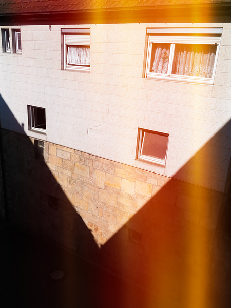 Sunlit Architecture - Geometry with Light Leak by Matthias Hauser