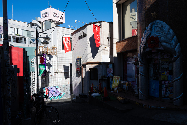 Hidden Corners - Daylight Shadows in Shibuya by Matthias Hauser