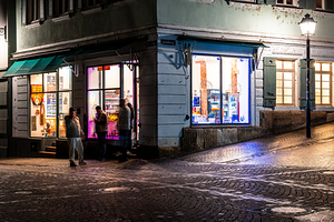 Corner Kiosk