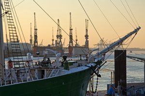 Maritime Sunset in Hamburg